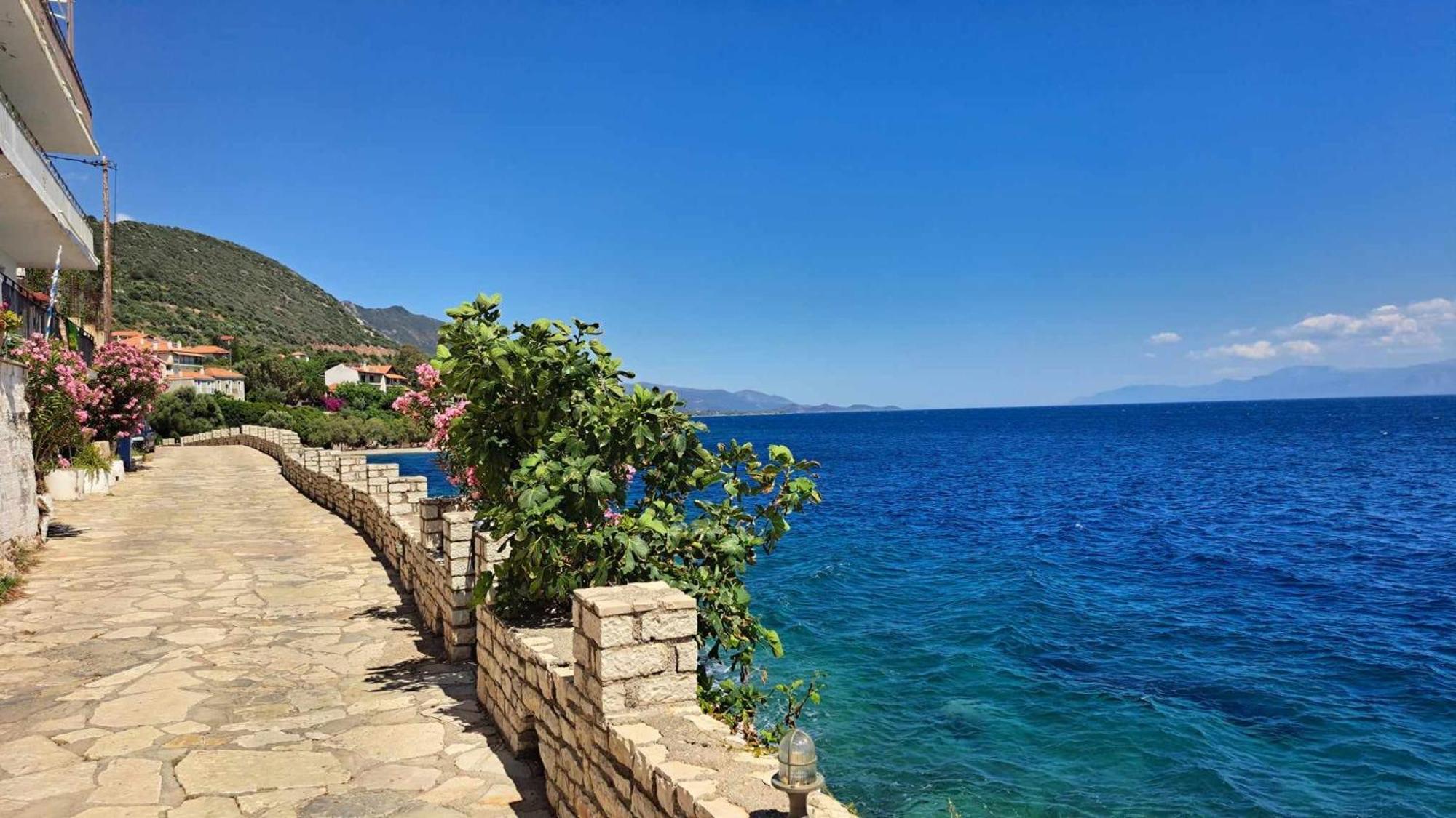Heirlooms And Halos Μοναστηράκι Εξωτερικό φωτογραφία